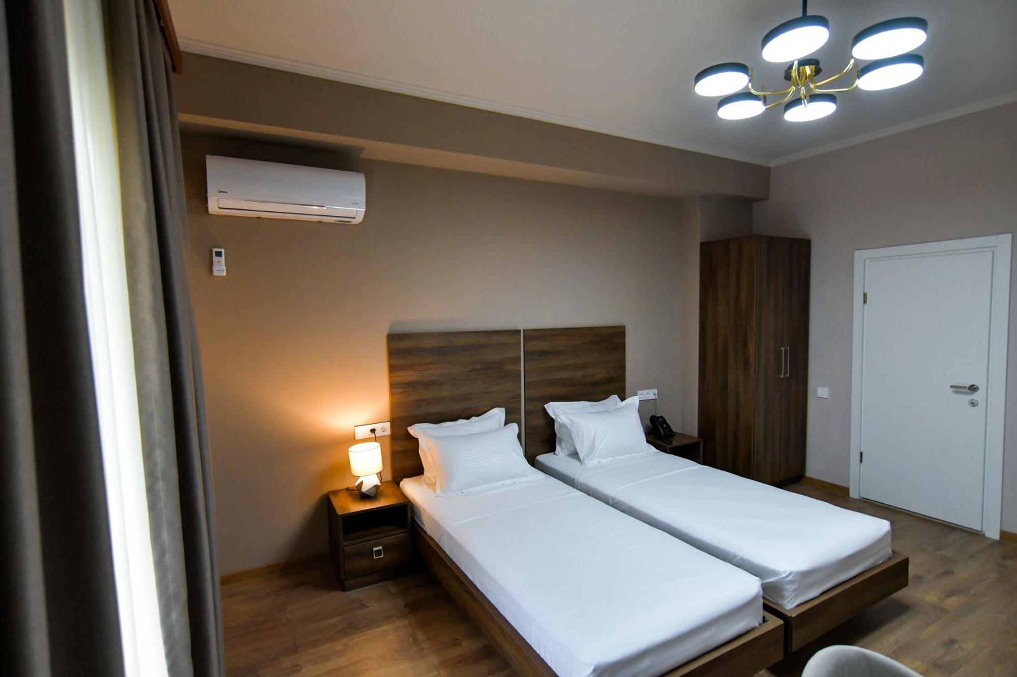 Gelati Residence Koetaisi Buitenkant foto