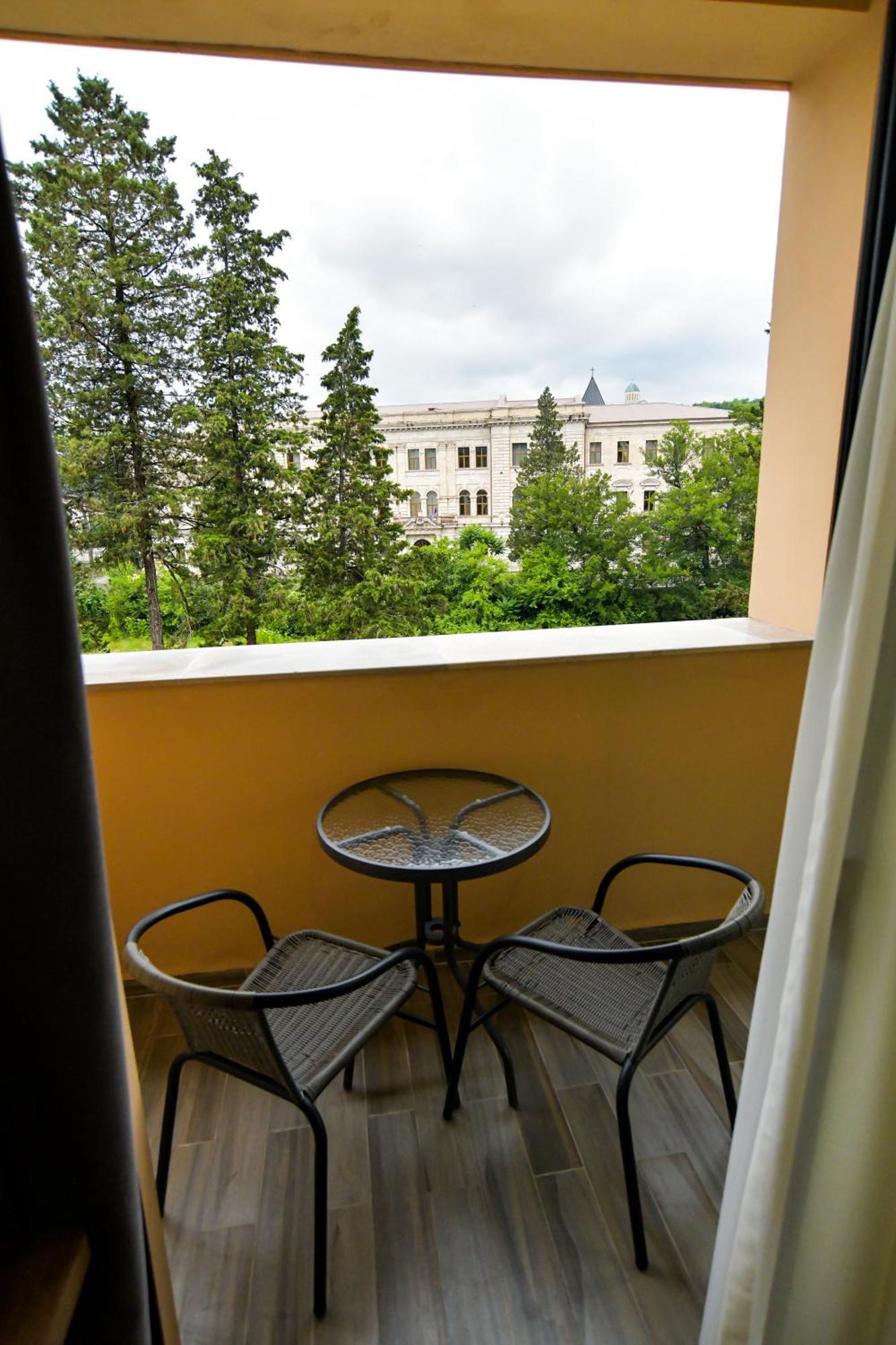 Gelati Residence Koetaisi Buitenkant foto